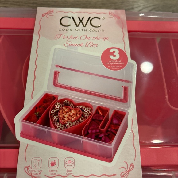 CWC Red Heart-Shaped Snack Box - Picture 2 of 3
